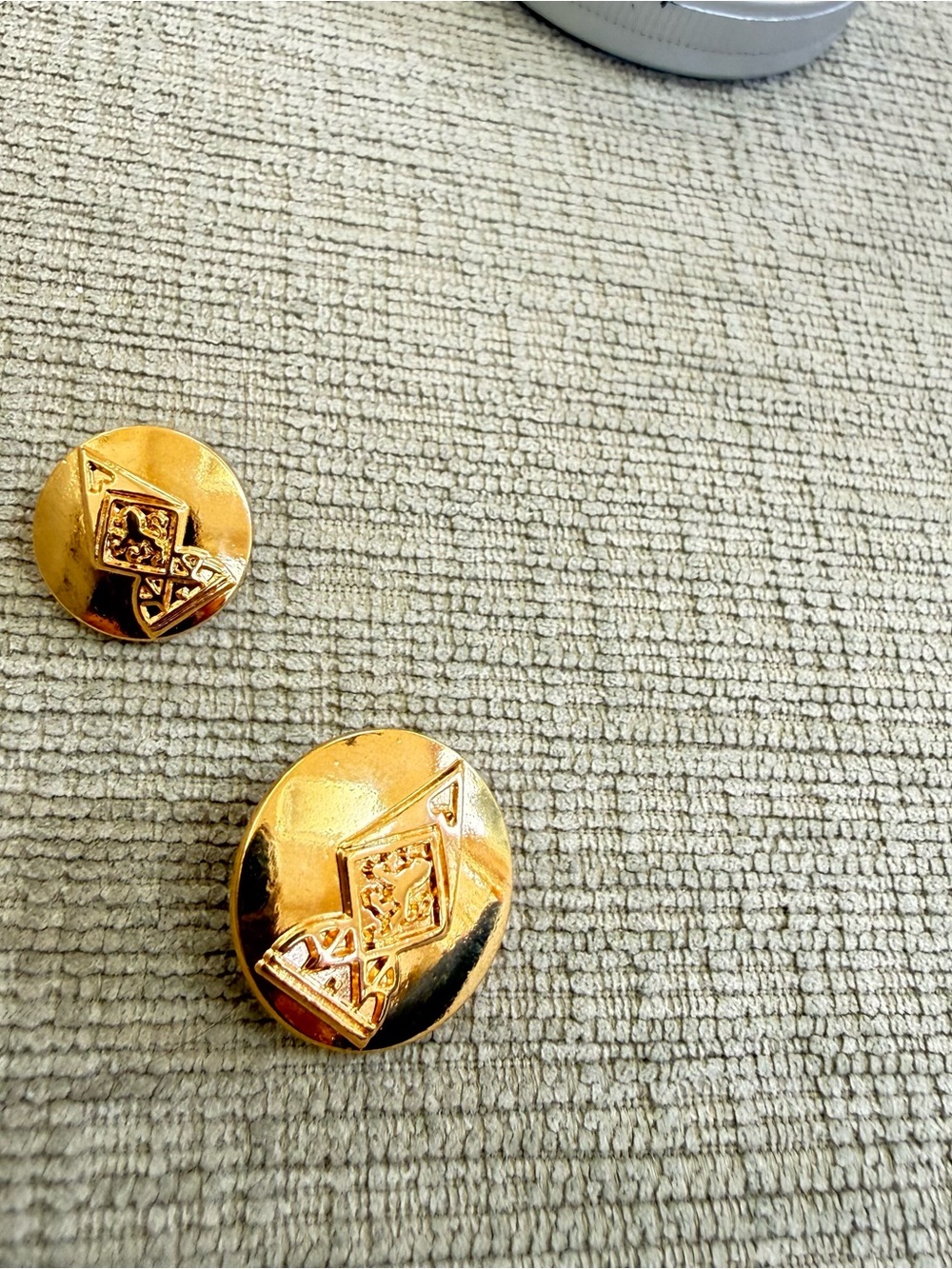 Vintage Woman’s mixed buttons from Austin Reed blazer or cropped suit jacket.